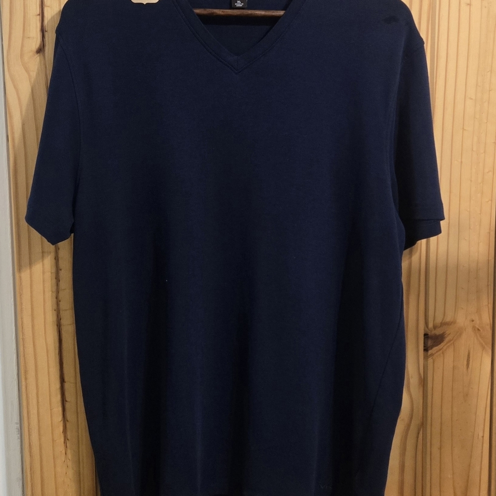 Men's Navy V-Neck‎ Tshirt